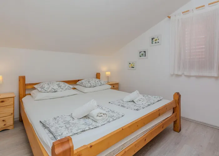 House Gloria Patri Maslenica