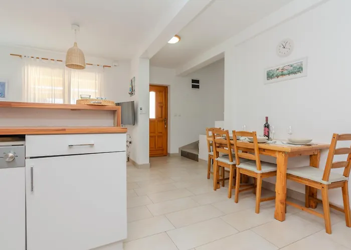 House Gloria Patri * Maslenica