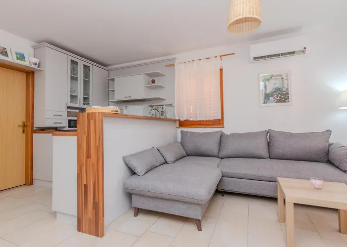 House Gloria Patri Villa *