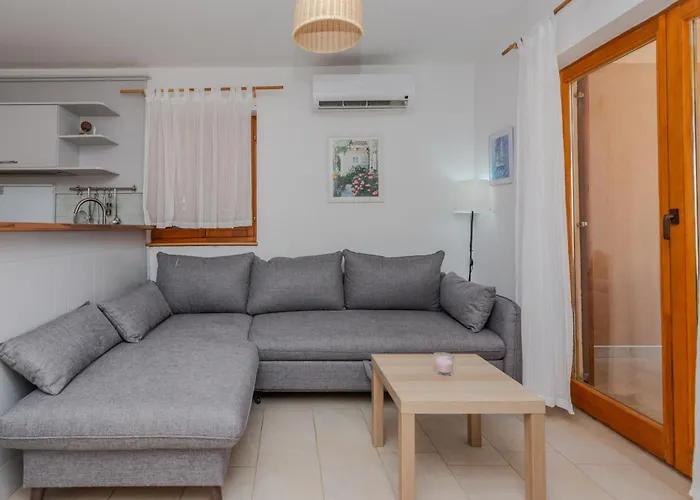 House Gloria Patri Villa *