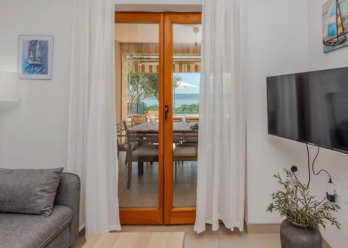 House Gloria Patri Villa *