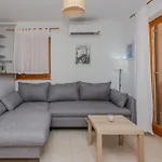 House Gloria Patri Villa *
