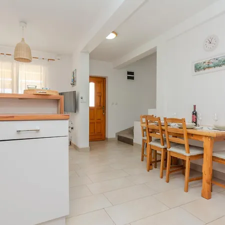 House Gloria Patri * Maslenica