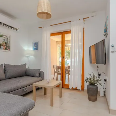 House Gloria Patri
