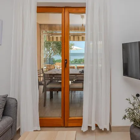 House Gloria Patri Villa *