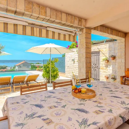 Villa House Gloria Patri *