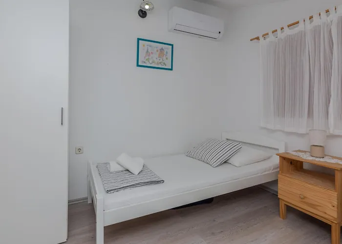 House Gloria Patri Maslenica